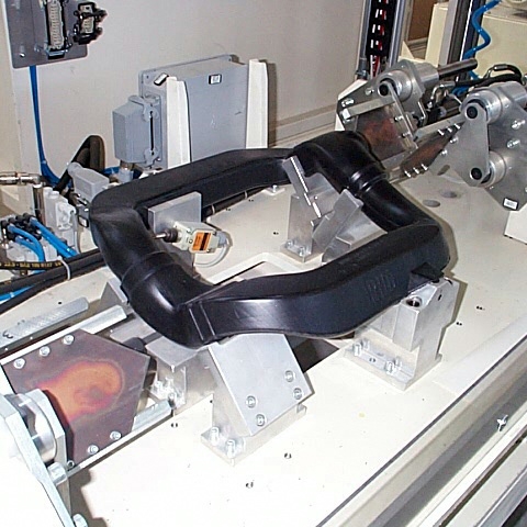 Pipes cutting machine