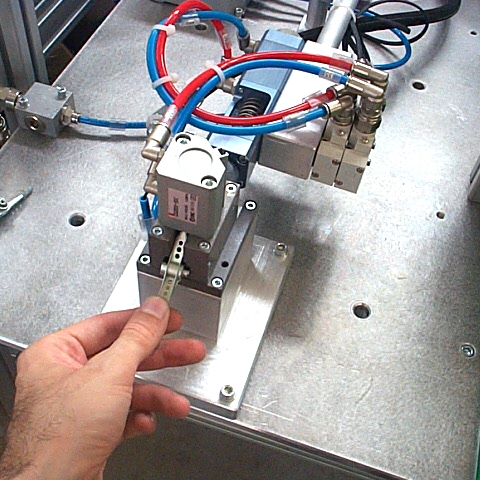 Semi-automatic greasing of a lubrication plant 