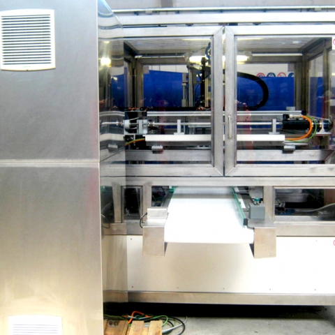 Ultrasonic cutting plant for food sector 